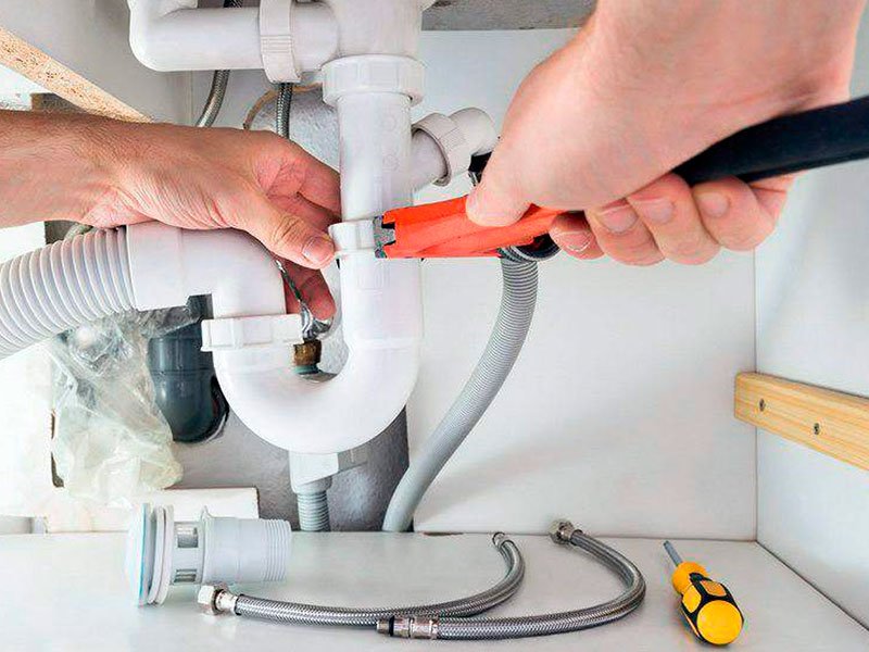 Why Should Go For The Good Commercial Plumber?