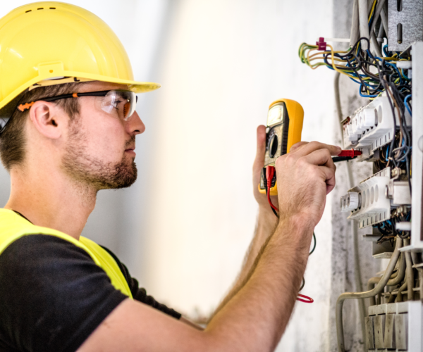 How to Select the Right Electrician for Generator Installation