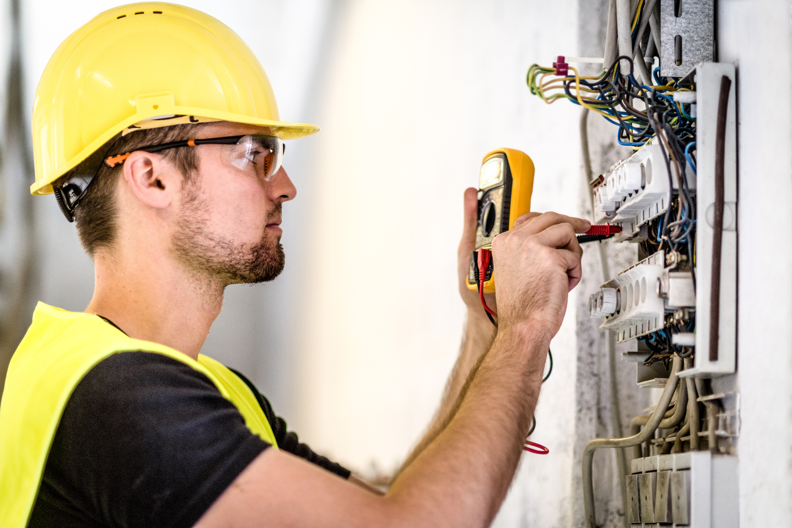 How to Select the Right Electrician for Generator Installation