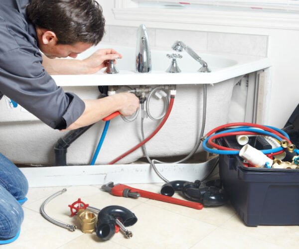 How to Find an Emergency Plumber for Sudden Leaks