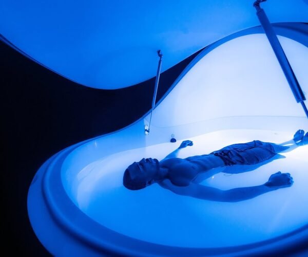 Float Therapy: Enhancing Mental Clarity and Focus