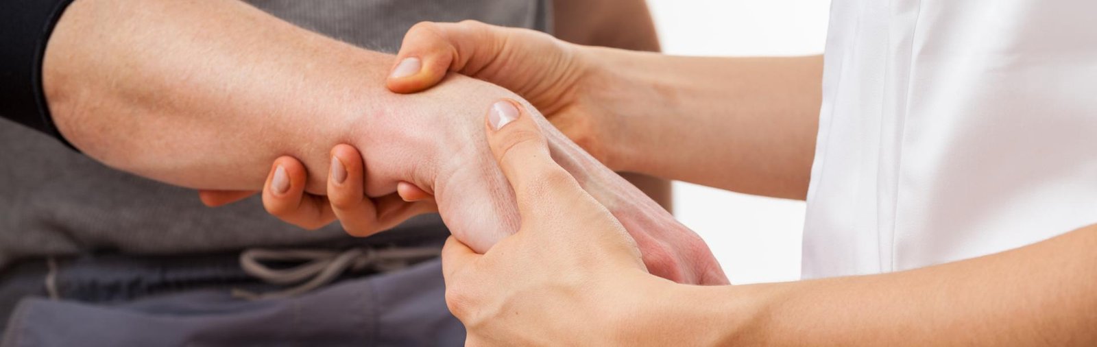 Your Guide to Choosing the Right Hand Clinic: What to Consider